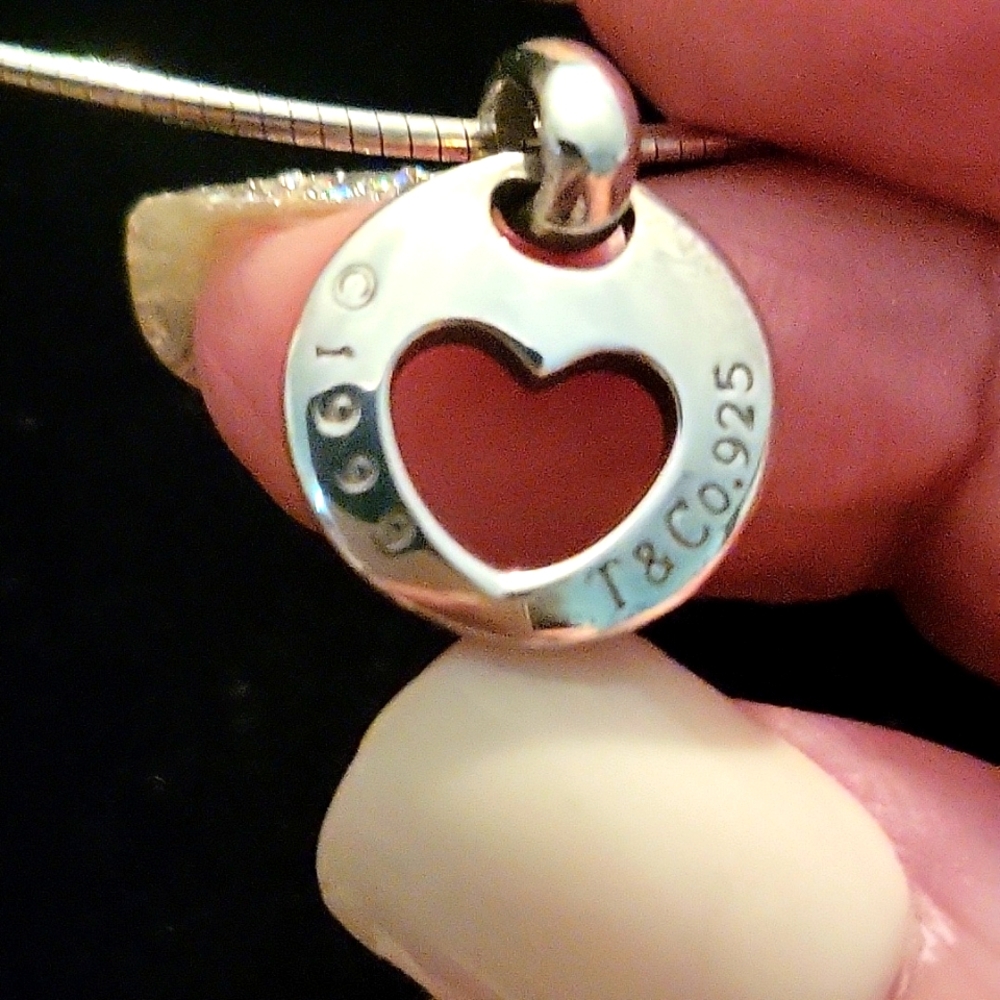 Vintage Tiffany & Co stencil cut out heart 1999 sterling necklace - Picture 2 of 3